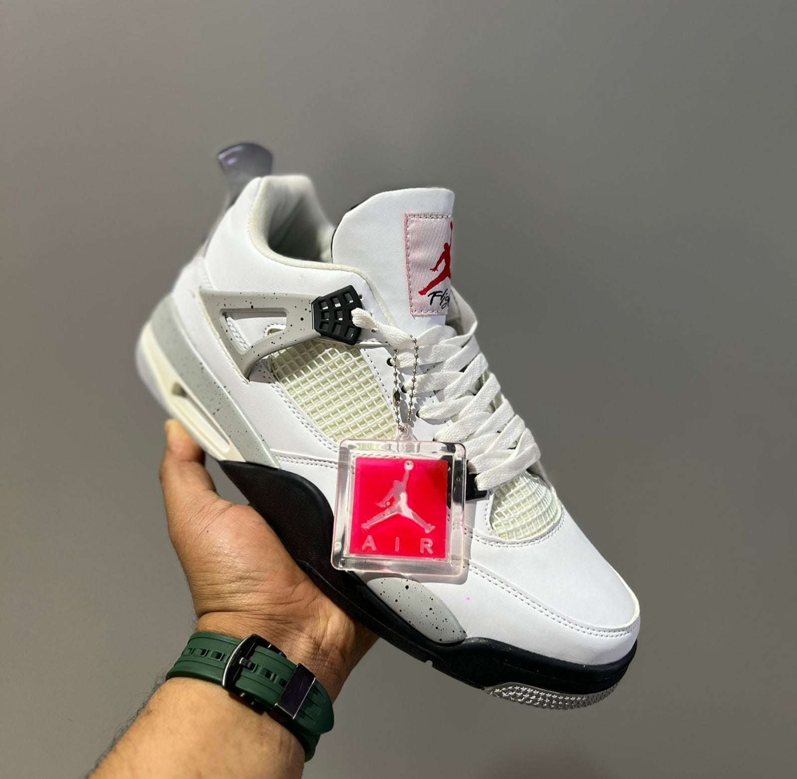 JORDAN 4