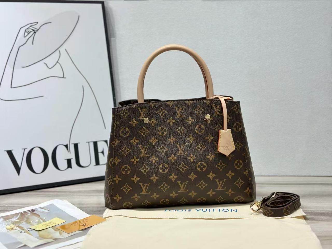 LOUIS VUITTON female bag
