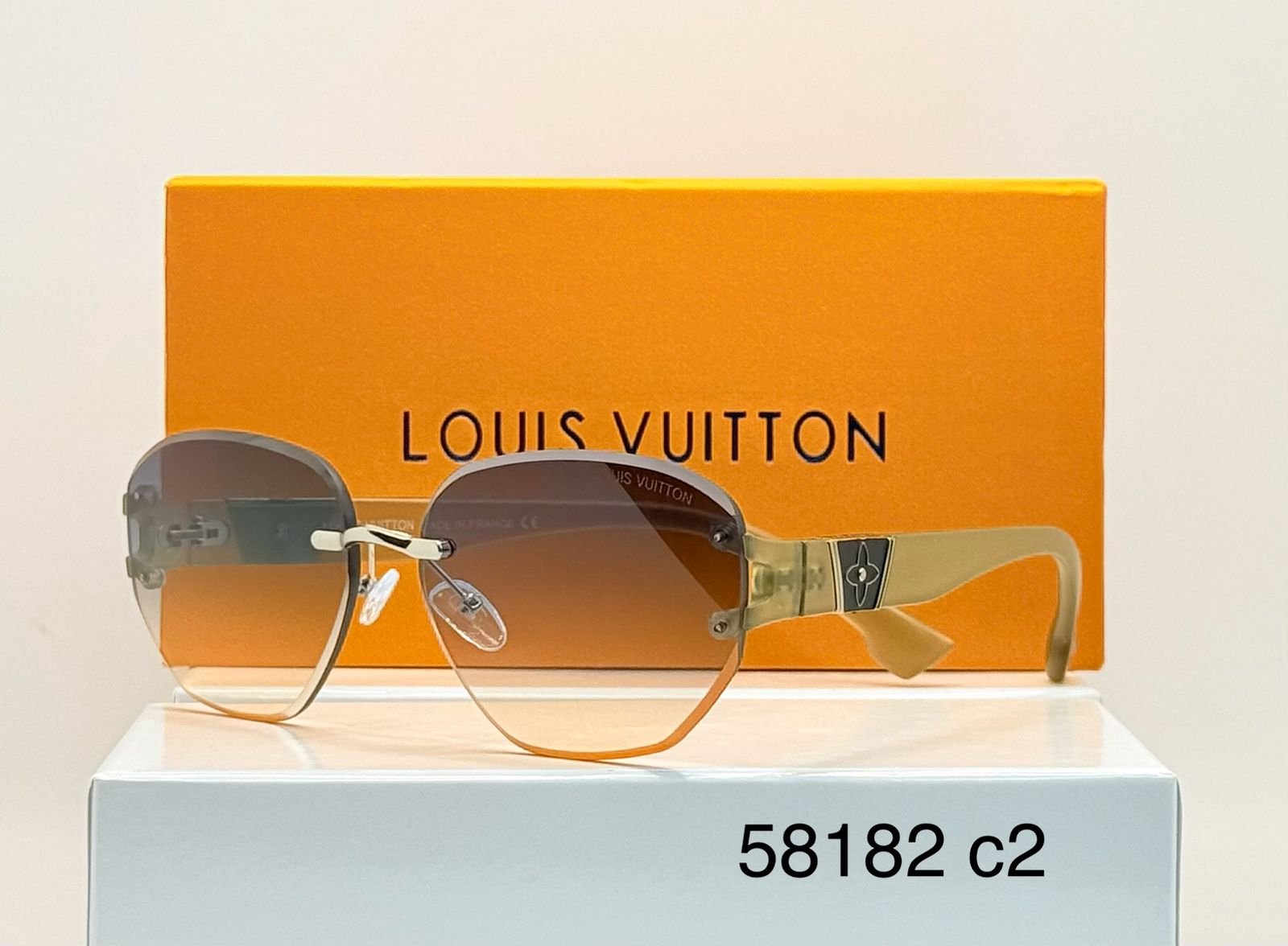 LOUIS VUITTON  Sunglasses