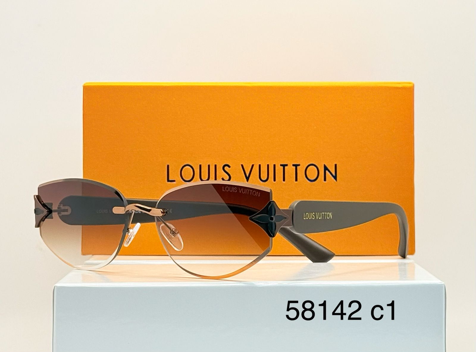 LOUIS VUITTON  Sunglasses